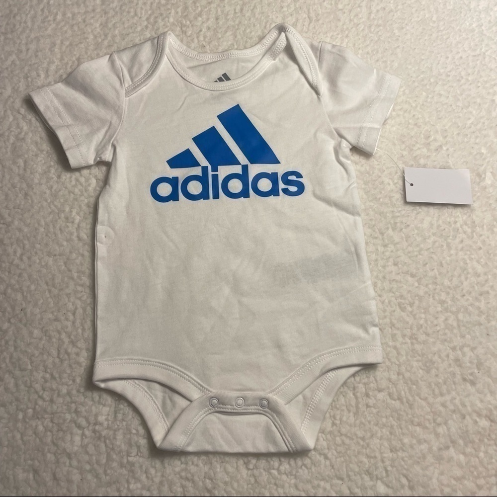 𝅺✅3X Host Pick✅ Adidas Set of 2 Onesies, 9M - Picture 3 of 13